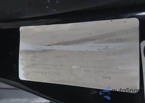 2017 GMC Yukon Xl Denali z USA, uszkodzony, nr VIN 1GKS2HKJ2HR121048